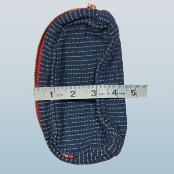 Levi's Strauss & Co Mini Pouch With White Stitch Detail - Picture 3 of 8